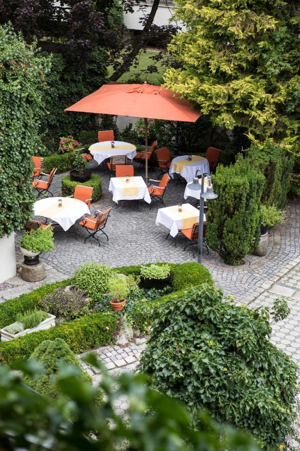 Simones Hotel Fuerstenhof 란츠후트 외부 사진