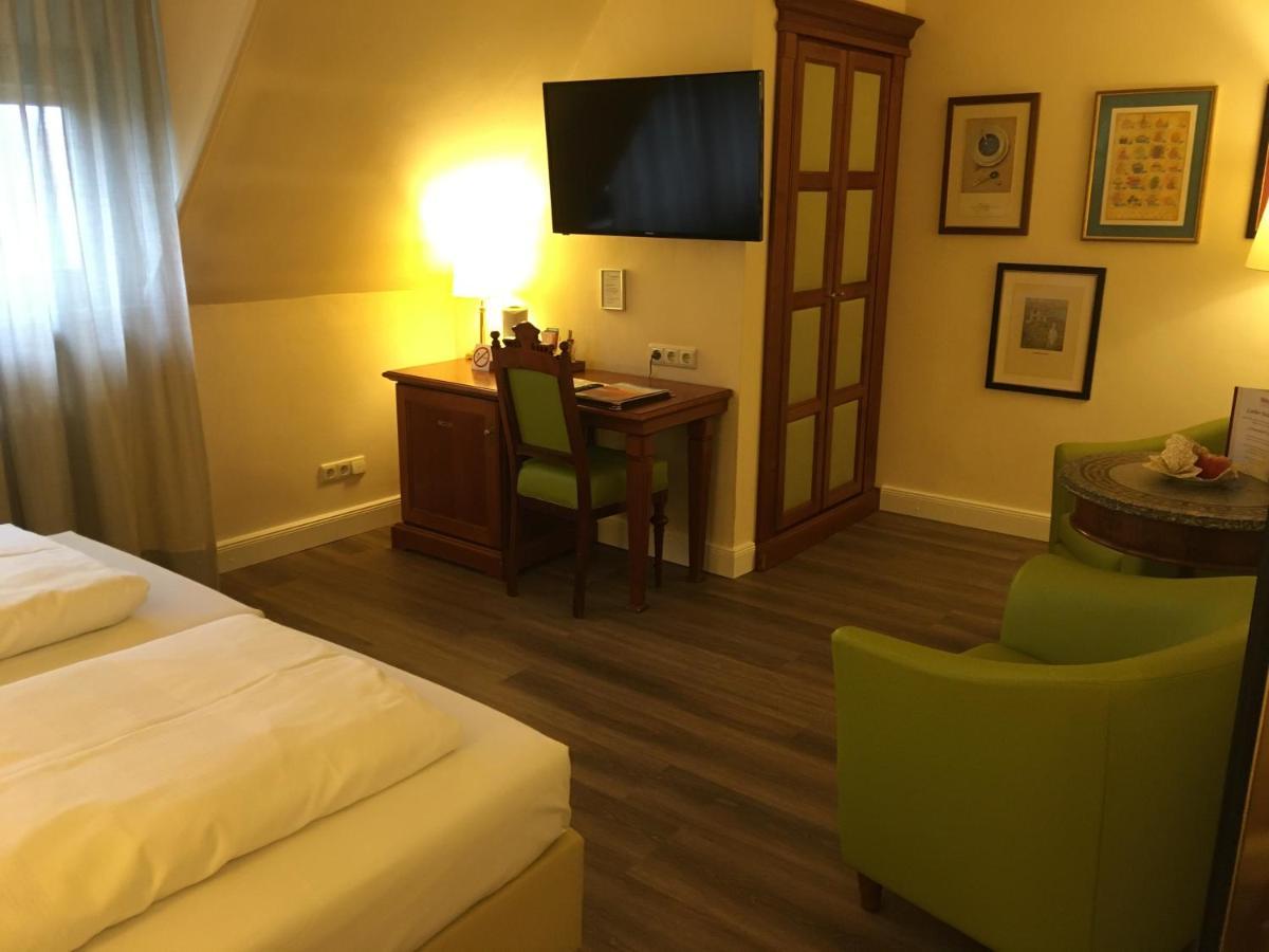 Simones Hotel Fuerstenhof 란츠후트 외부 사진