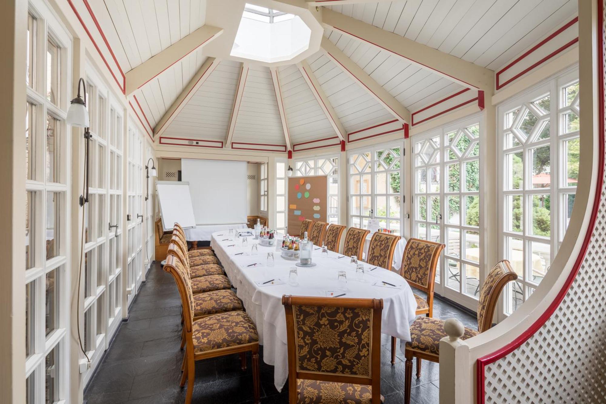Simones Hotel Fuerstenhof 란츠후트 외부 사진