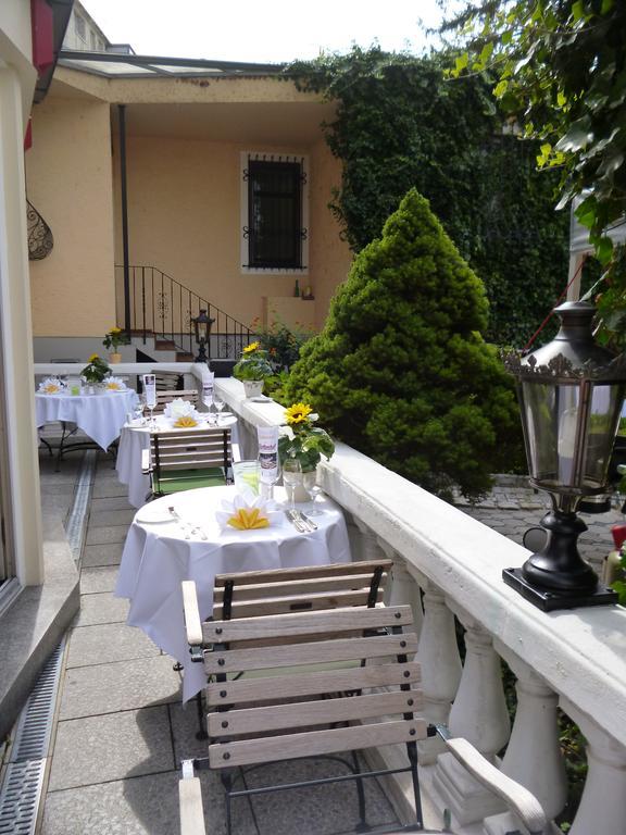 Simones Hotel Fuerstenhof 란츠후트 외부 사진