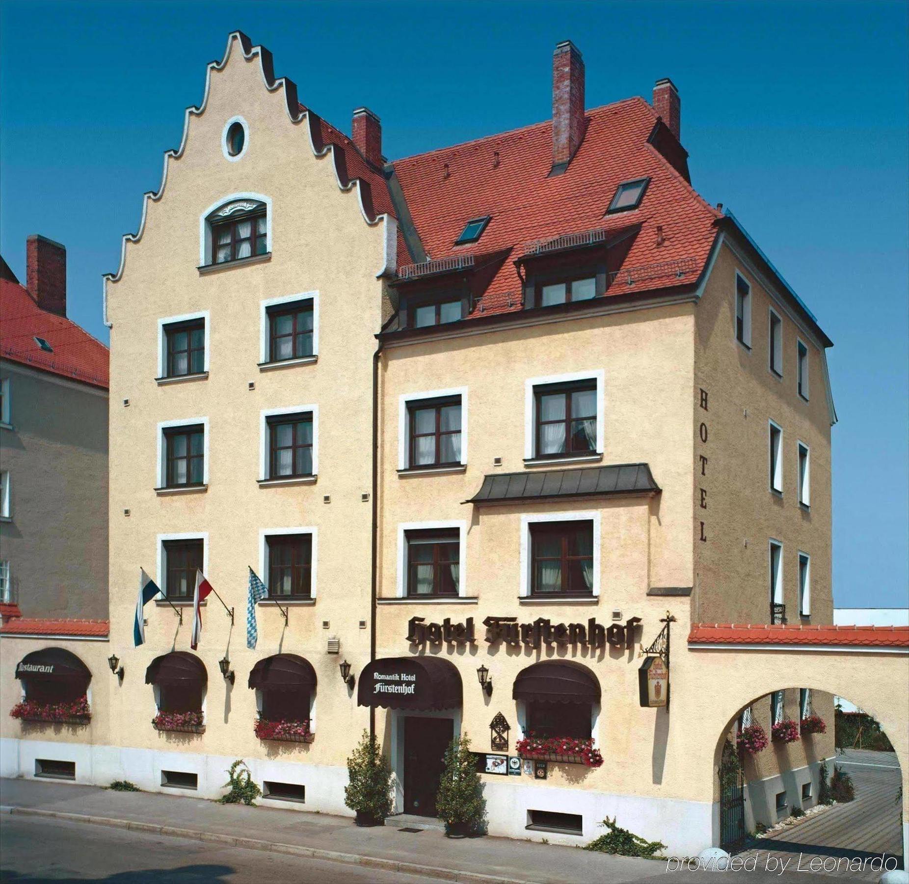 Simones Hotel Fuerstenhof 란츠후트 외부 사진