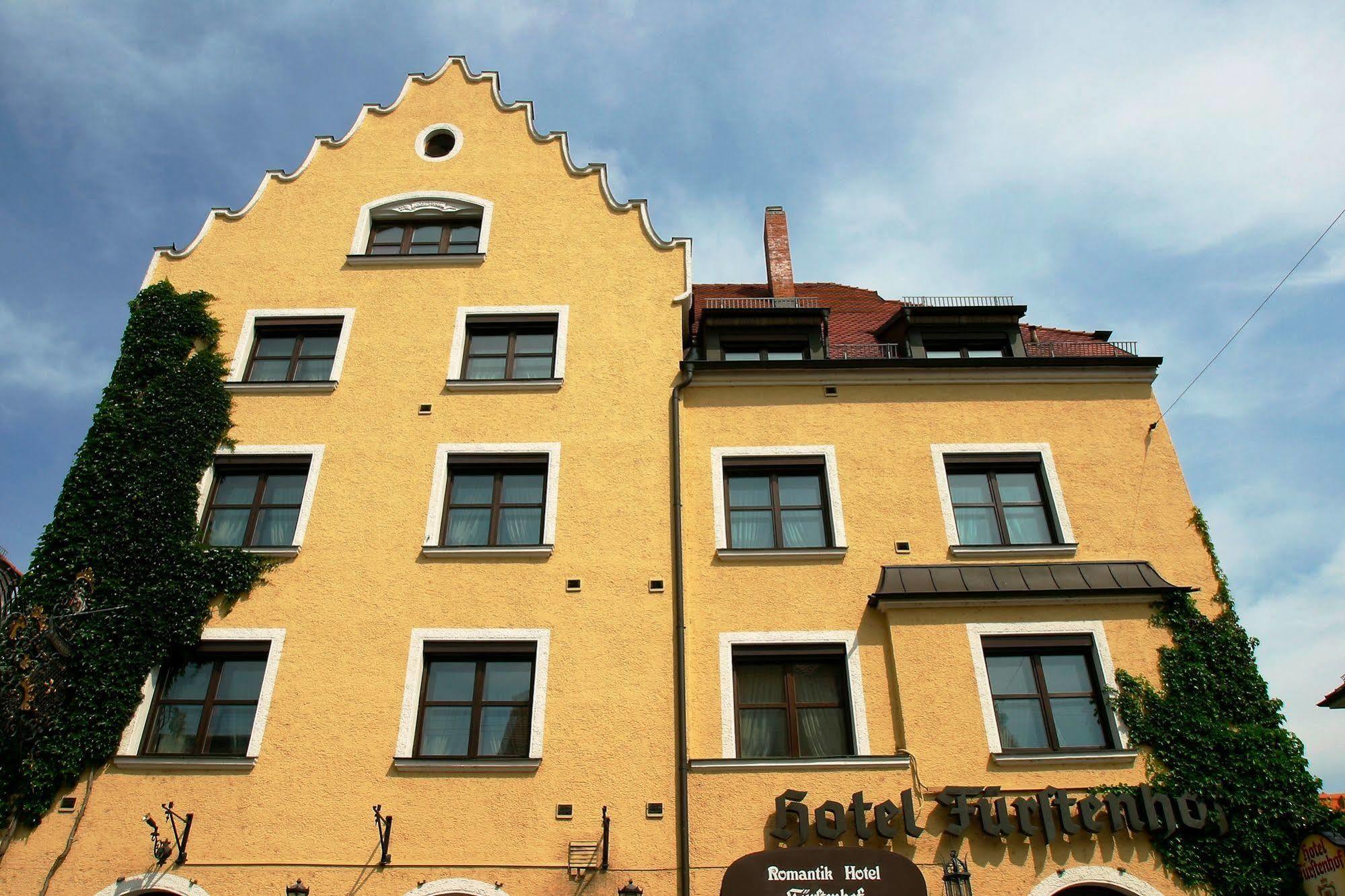 Simones Hotel Fuerstenhof 란츠후트 외부 사진
