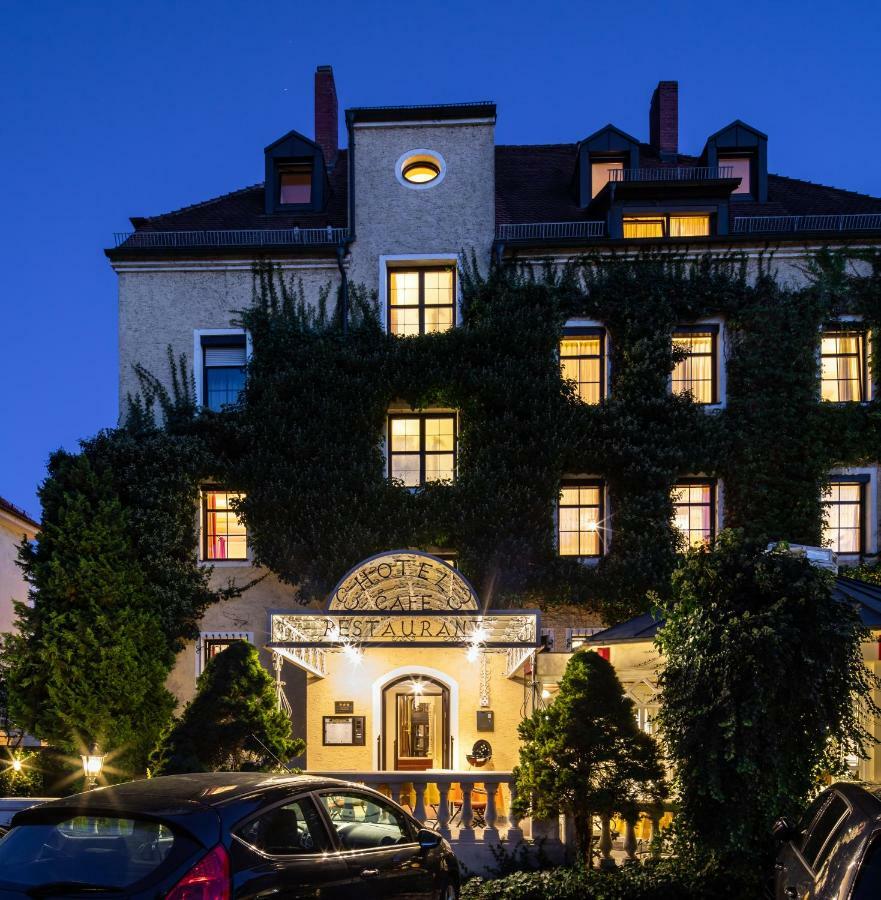 Simones Hotel Fuerstenhof 란츠후트 외부 사진
