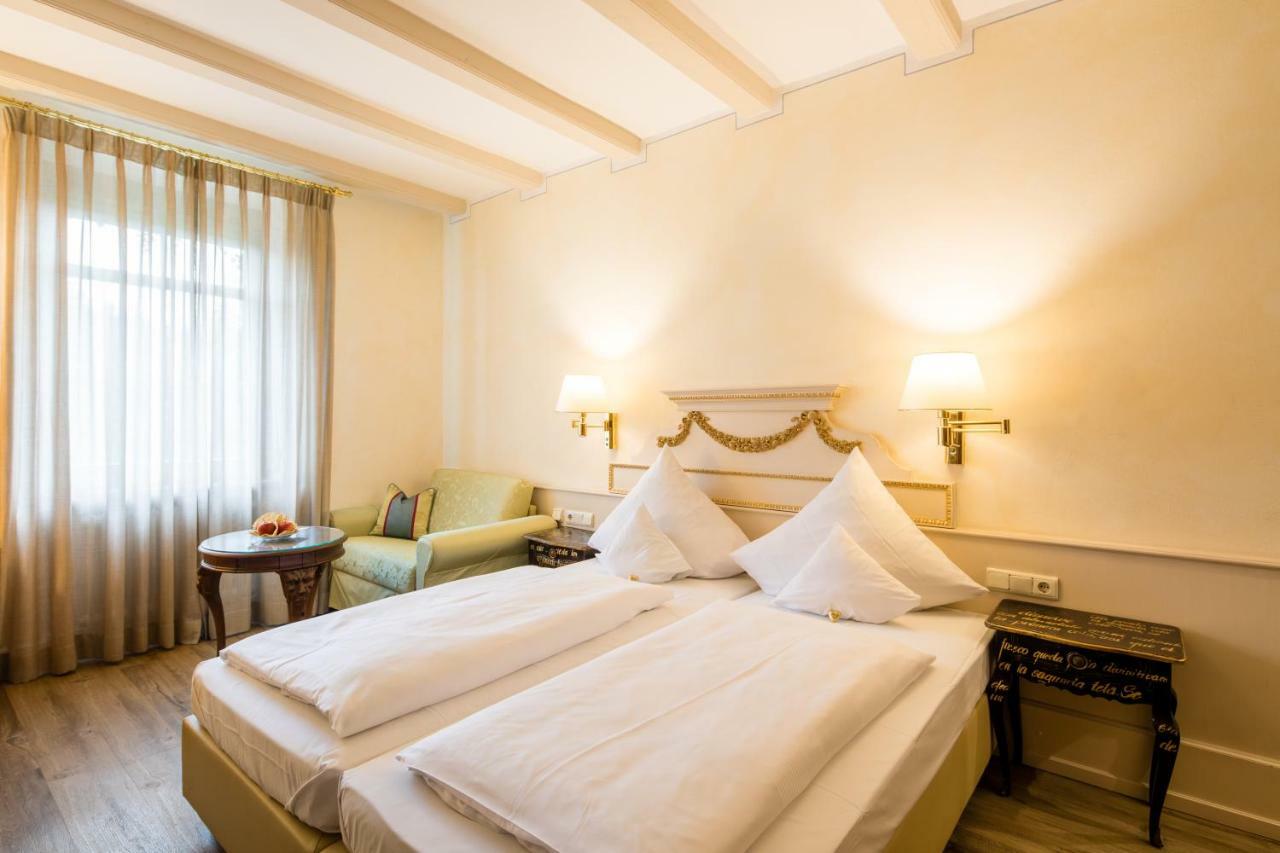 Simones Hotel Fuerstenhof 란츠후트 외부 사진