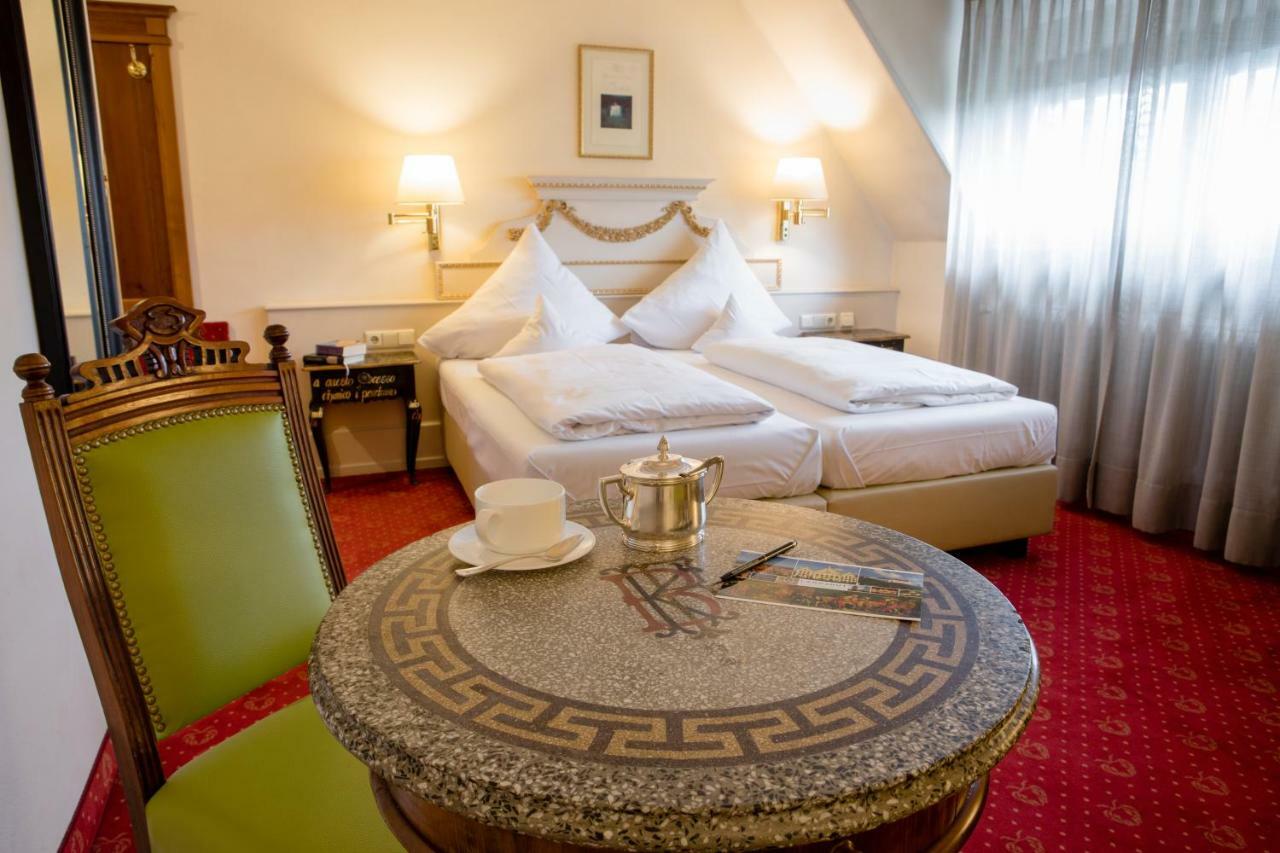 Simones Hotel Fuerstenhof 란츠후트 외부 사진