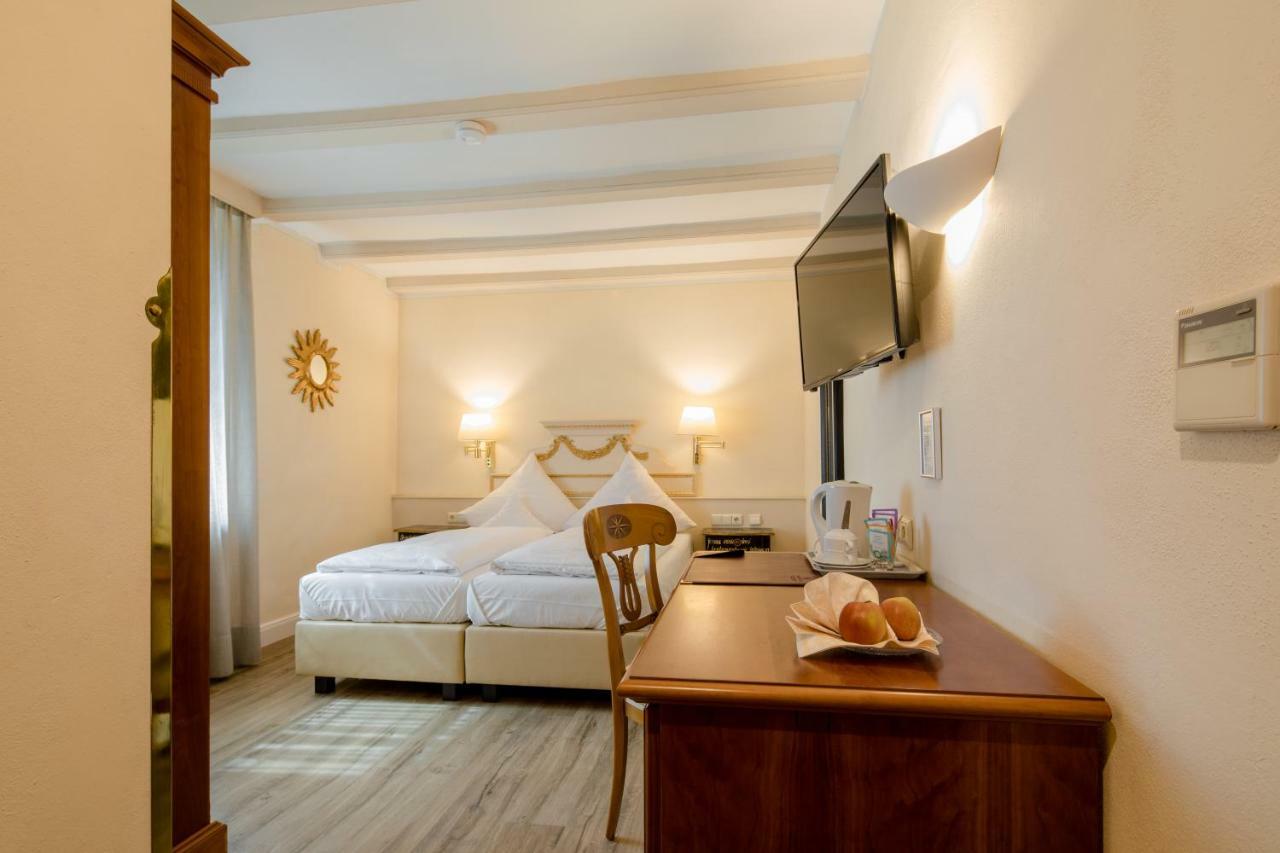 Simones Hotel Fuerstenhof 란츠후트 외부 사진