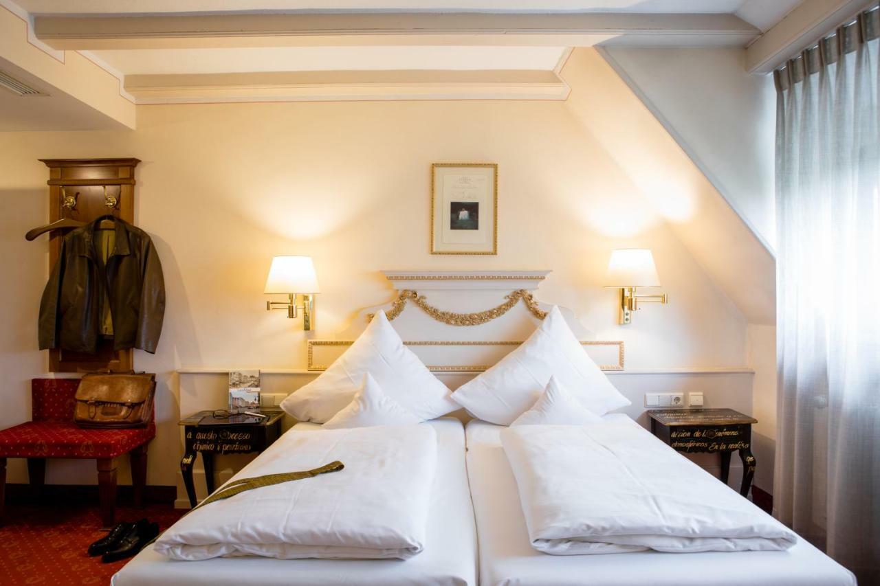 Simones Hotel Fuerstenhof 란츠후트 외부 사진