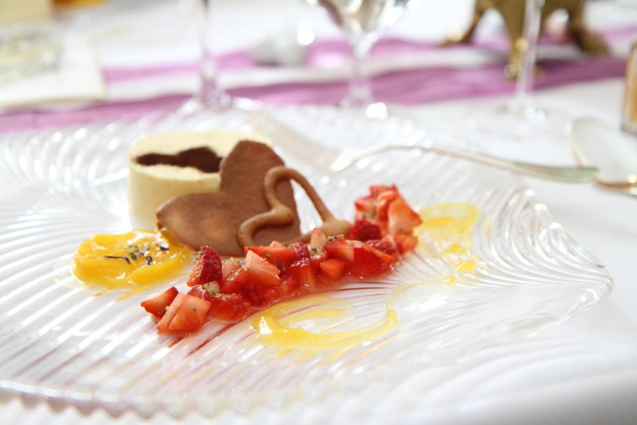 Simones Hotel Fuerstenhof 란츠후트 외부 사진